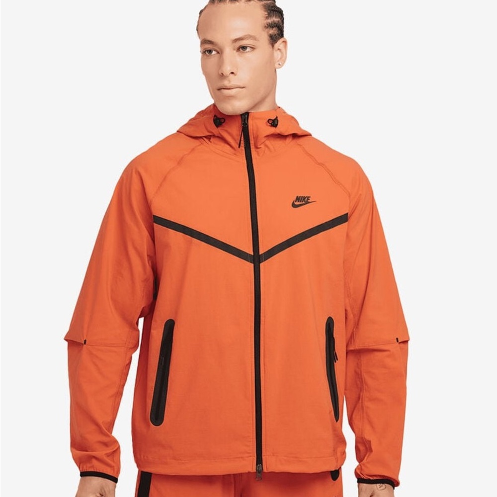 Nike Men's Vibrant Orange Windbreaker